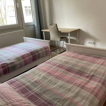 2-schlafzimmer-wohnung Mit Parkplatz-balkon-kueche- Garten, Nahe Dus Airport, Messe *