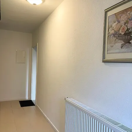 2-schlafzimmer-wohnung Mit Parkplatz-balkon-kueche- Garten, Nahe Dus Airport, Messe