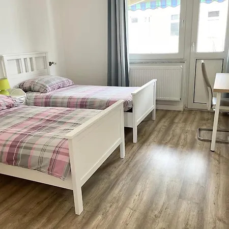 2-schlafzimmer-wohnung Mit Parkplatz-balkon-kueche- Garten, Nahe Dus Airport, Messe Duisburg