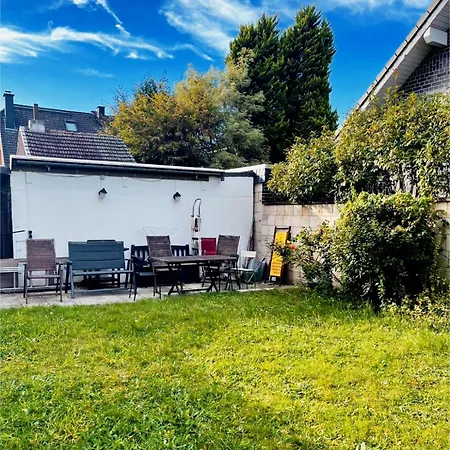 2-schlafzimmer-wohnung Mit Parkplatz-balkon-küche- Garten, Nahe Dus Airport, Messe