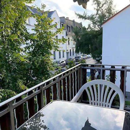 2-schlafzimmer-wohnung Mit Parkplatz-balkon-küche- Garten, Nahe Dus Airport, Messe * Duisburg