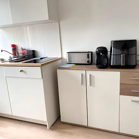 2-schlafzimmer-wohnung Mit Parkplatz-balkon-kueche- Garten, Nahe Dus Airport, Messe Appartement Duisbourg