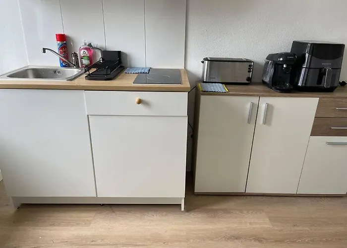 2-schlafzimmer-wohnung Mit Parkplatz-balkon-küche- Garten, Nahe Dus Airport, Messe