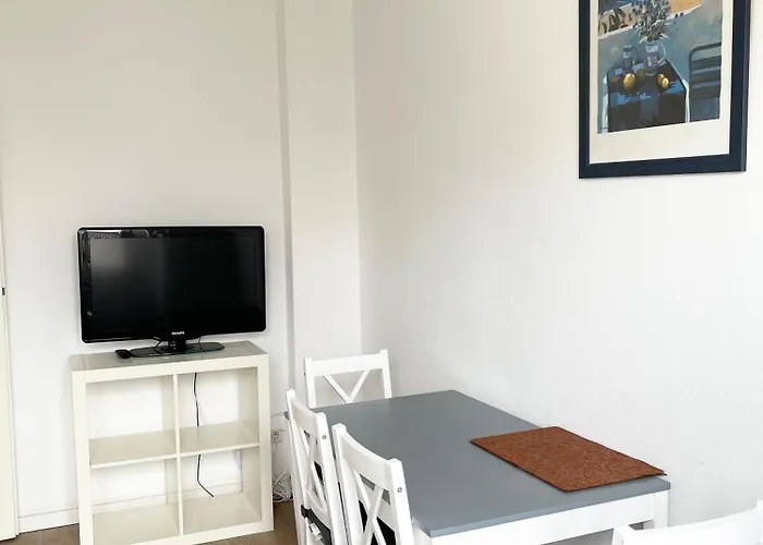 2-schlafzimmer-wohnung Mit Parkplatz-balkon-küche- Garten, Nahe Dus Airport, Messe * Duisburg