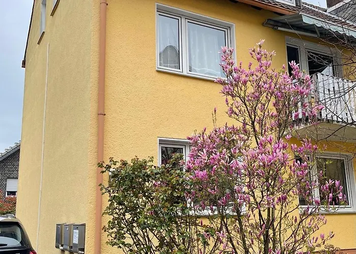Apartment 2-schlafzimmer-wohnung Mit Parkplatz-balkon-kueche- Garten, Nahe Dus Airport, Messe *