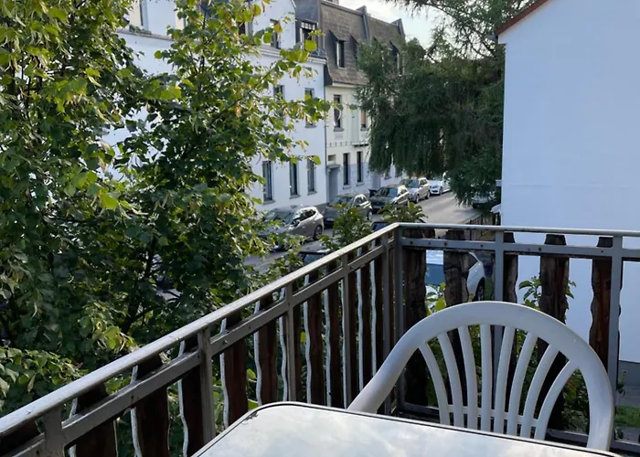 2-schlafzimmer-wohnung Mit Parkplatz-balkon-küche- Garten, Nahe Dus Airport, Messe Duisburg